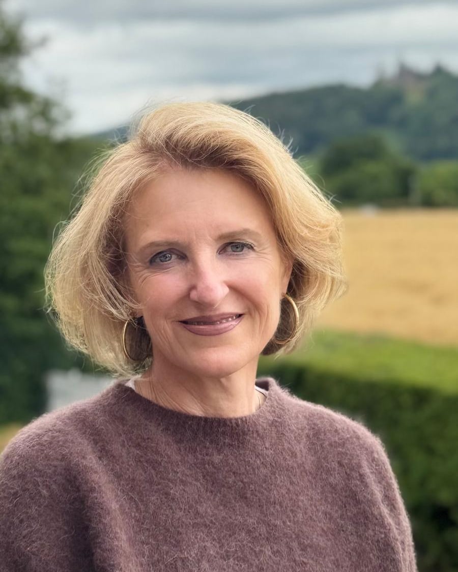 Porträt von Anita Huckschlag, Friseurmeisterin und Zweithaarberaterin aus Bonn